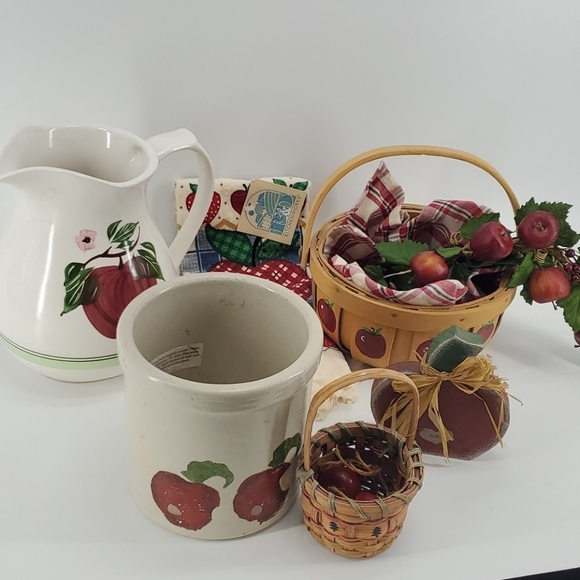 CLEARANCE!!! Apples kitchen gift set - Picture 4 of 15